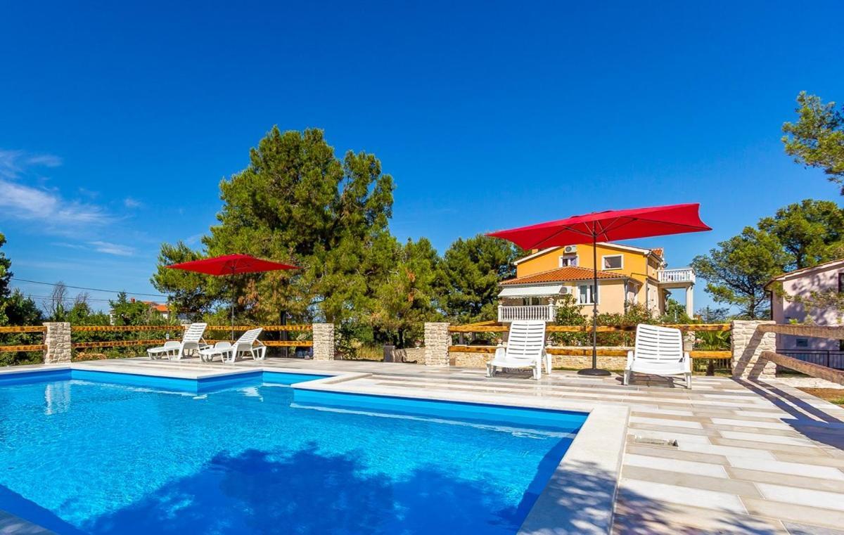 Apartments Puntica Ližnjan エクステリア 写真