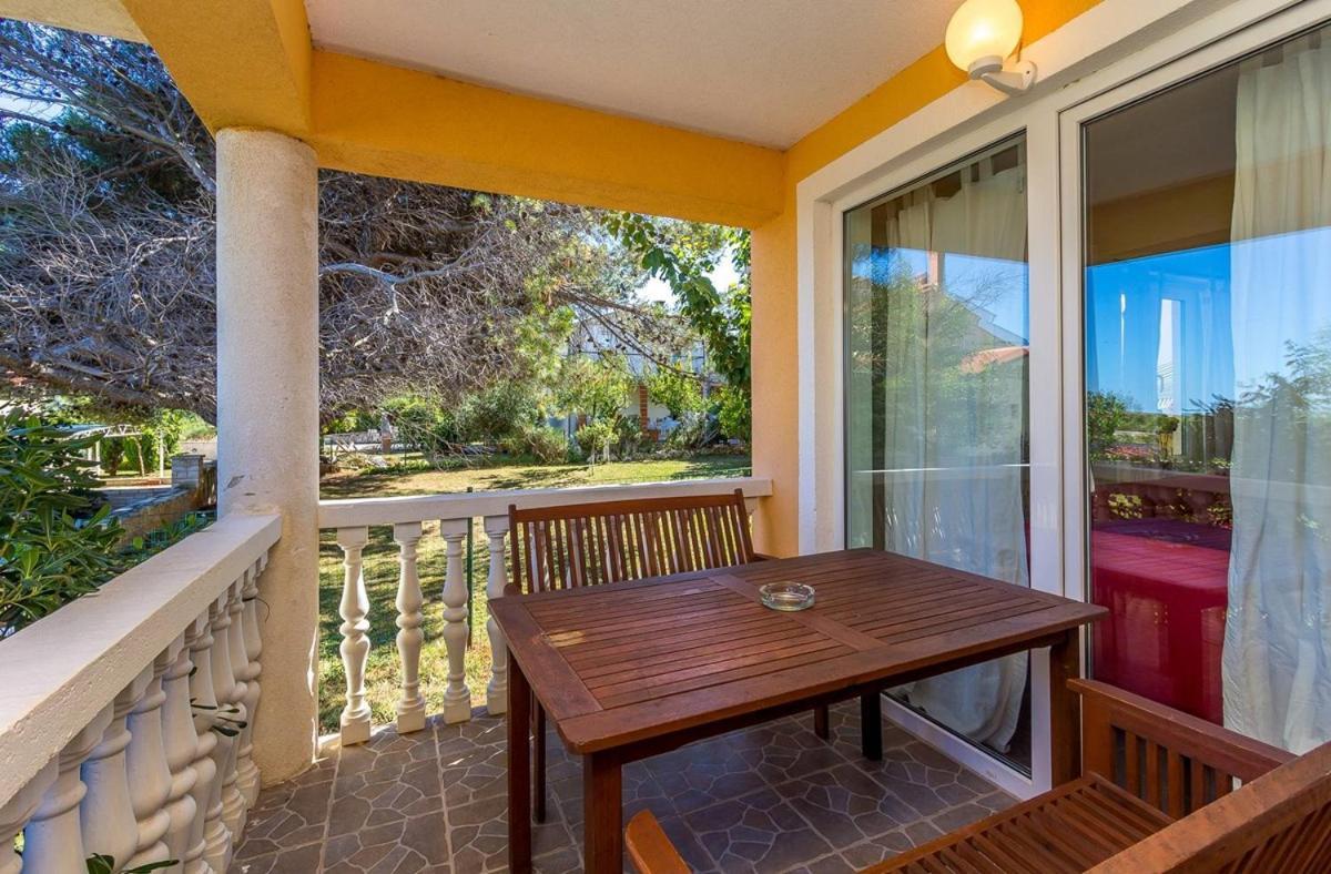 Apartments Puntica Ližnjan エクステリア 写真